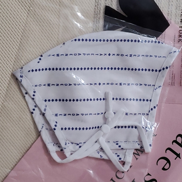 Kate Spade Mask - Picture 4 of 5